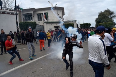 アルジェリア最古の博物館で略奪・破壊、反大統領デモのさなか