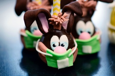 ハッピー・イースター！ マスク姿のお菓子登場 独