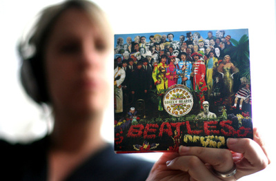 「サージェント・ペパーズ」 J・レノンのスケッチ画、競売へ