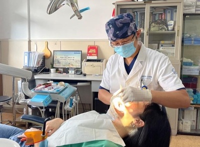 13歳の少女 ミルクティーの長期愛飲で歯の酸蝕症に=中国