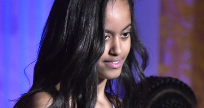 オバマ前大統領の長女がたばこ？動画拡散 新旧大統領の娘が擁護