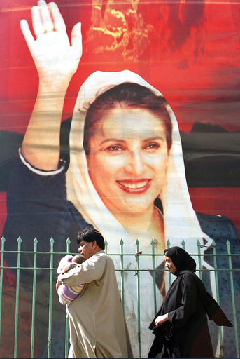 パキスタン政府、ブット元首相に帰国の延期を要請