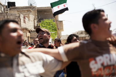 シリア第2の都市、大規模デモで政府軍が発砲