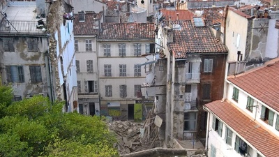 南仏の老朽ビル倒壊事故、1人の遺体収容 最大8人死亡の恐れ