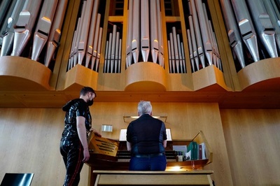 革を愛する人々が集う演奏会 ベルリンの教会