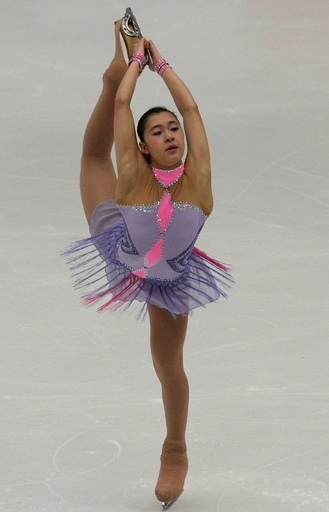 女子SPで4位の村上佳菜子の演技、中国杯