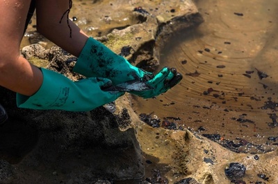 ブラジルに漂着の原油、ギリシャ船籍タンカーから流出か 国防省が発表