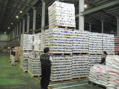 台湾捜査当局、レッドブル1万8000ケースを押収