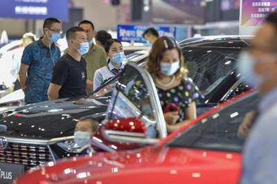 「念願のマイカーが来ない！」 半導体不足で中国の市民に新車届かず