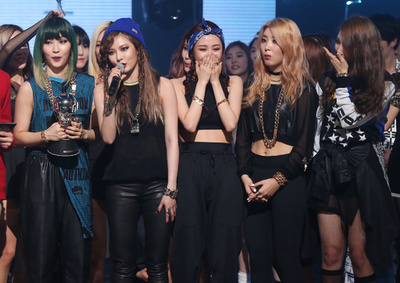 フォーミニッツ、エム・カウントダウンで1位を獲得