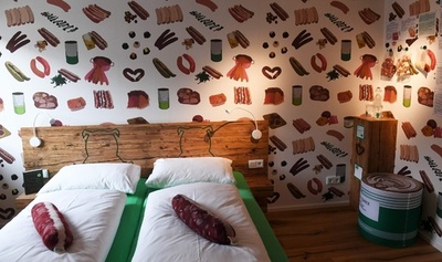 上から下までソーセージ尽くしの一夜　ドイツのホテルで休暇はいかが？