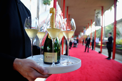 1915年産の高級シャンパン、約1400万円で落札 米NY