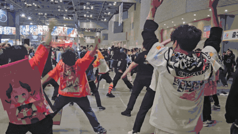 AGFゲームショーの醍醐味。ダンスの時間(c)MONEYTODAY