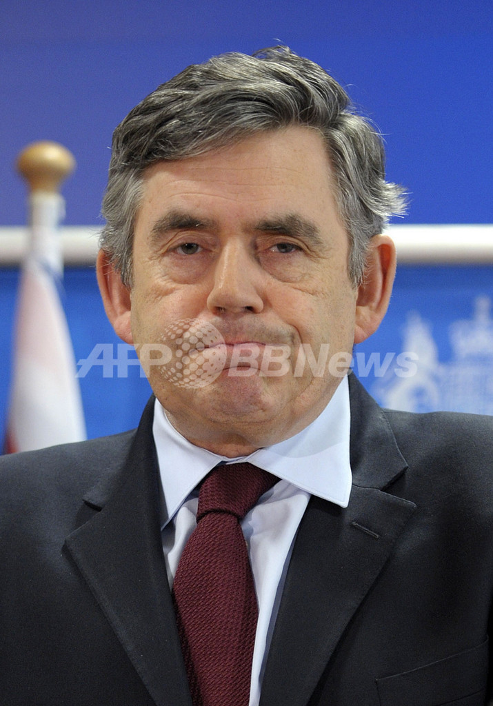 ブラウン英首相、相次ぐ問題に「傷ついた」「明日にも去るかもしれない」