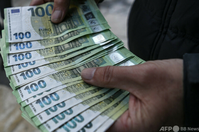ホームレス男性、拾った34万円を警察に提出 「正直さ」たたえられ顕彰