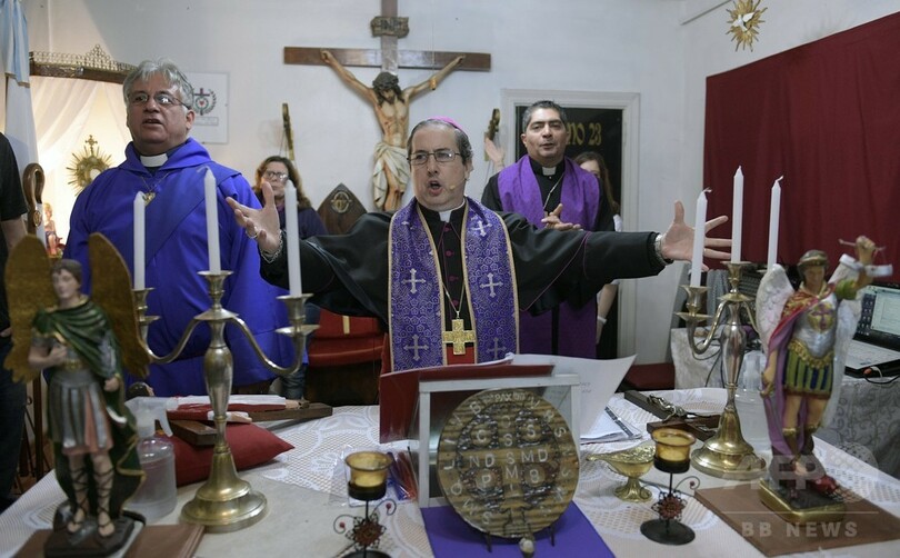 悪霊も退散？ アルゼンチンの「悪魔払い教室」