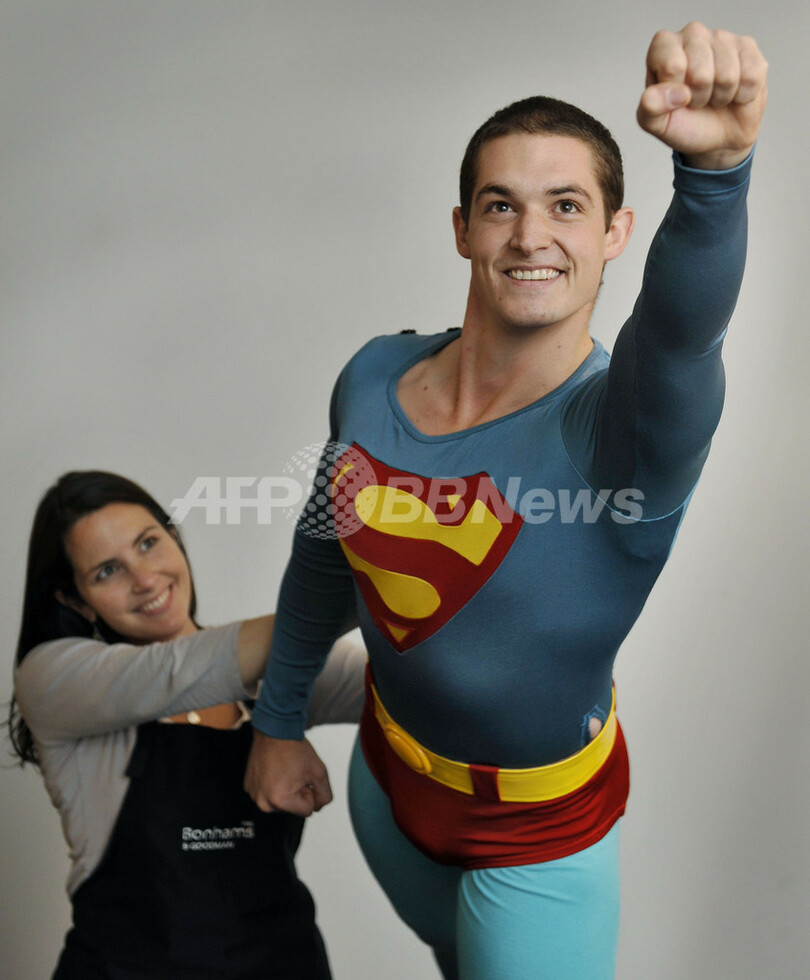 スーパーマンが空を飛ぶときに着ていた衣装 オーストラリアで競売へ 写真6枚 国際ニュース Afpbb News