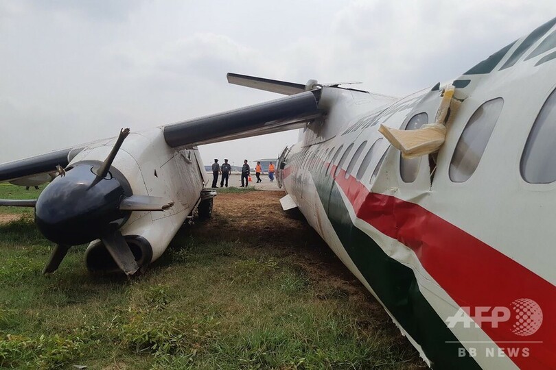 バングラ機が滑走路外れ大破、11人負傷 ミャンマー空港