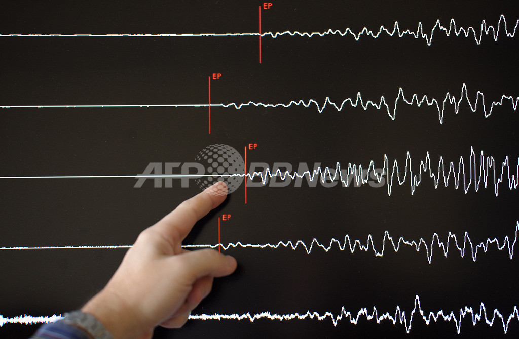 フィリピン沖でM7.6の地震、1人死亡 フィリピン沖でM7.6の地震、1人死亡