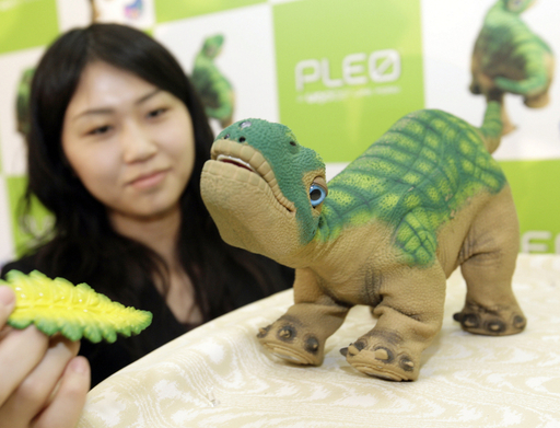 成長」する恐竜型ロボット「PLEO」、国内でも予約販売開始 写真7