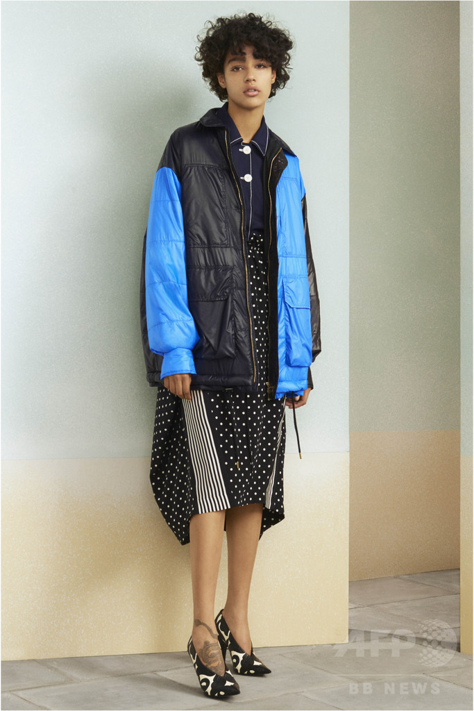 「ステラ マッカートニ」ブランド初のメンズ＆ウィメンズ、アビー・ロード・スタジオで発表