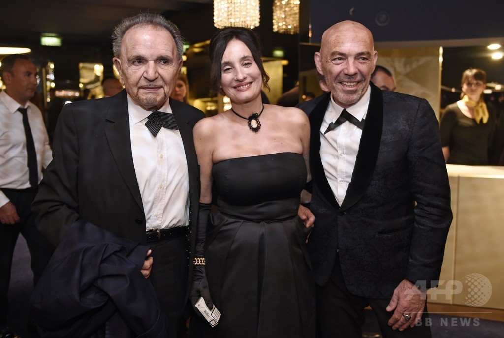 イーキン・イン、ベスト・ファッション・デザイナー賞受賞