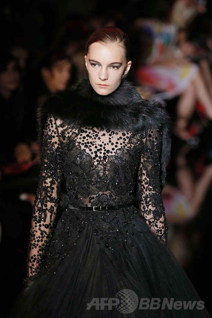 究極のラグジュアリードレス、「エリー・サーブ」14/15年秋冬オートクチュール