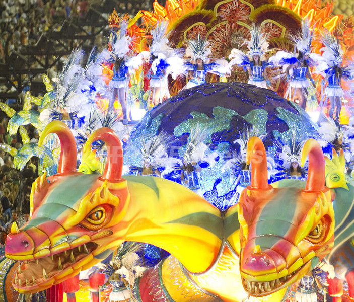リオのカーニバル、優勝はビライザベル