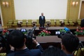 北朝鮮・平壌の万寿台議事堂で記者会見に臨むロシアのセルゲイ・ラブロフ外相（中央、2018年5月31日撮影）。(c)AFP PHOTO / KIM Won-Jin