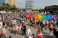 台北で行われた性的少数者（LGBT）のパレードの参加者（2018年10月27日撮影）。(c)Daniel Shih / AFP