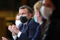 エマニュエル・マクロン仏大統領（2020年12月14日撮影）。(c)Thibault Camus / POOL / AFP