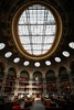 改修を終えた仏パリのフランス国立図書館が公開した読書室（2022年9月5日撮影）。(c)STEPHANE DE SAKUTIN / AFP