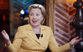 トルコ・首都アンカラ（Ankara）の米国大使館でテレビ出演するヒラリー・クリントン（Hillary Clinton）米国務長官（2009年3月7日撮影）。(c)AFP/OSMAN ORSAL