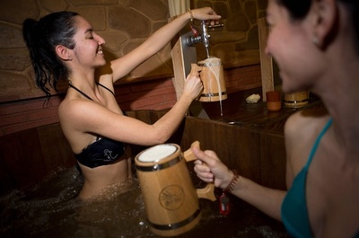 ビール好きの楽園? スペイン初の「ビールスパ」がオープン グラナダ