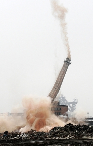 15階の高さの煙突に転落した少女、一命を取り留める