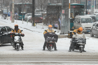 中国のギグワーカーが2億人に 政府は推奨、待遇に課題も