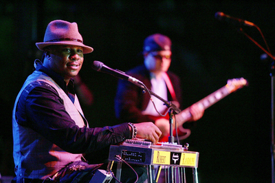 ＜06-07NHL＞オールスター戦を前にチャリティーコンサートが開催される - 米国