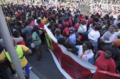 「レイプは黒人文化」 南ア白人判事の投稿に非難殺到