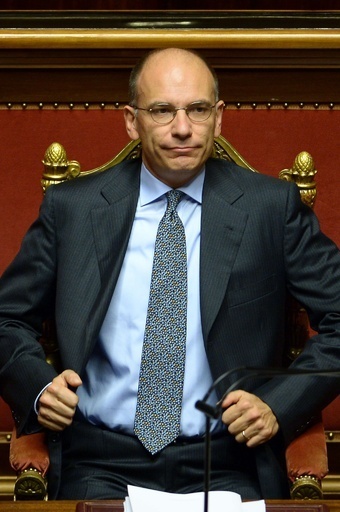 伊レッタ内閣信任、ベルルスコーニ氏翻意 党内造反で