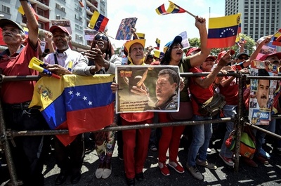 ベネズエラ首都空港にロシア軍機、兵士と装備品輸送との報道