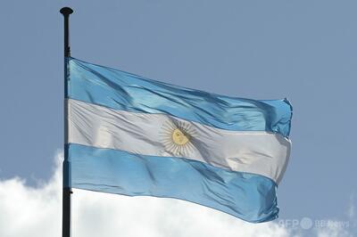 容疑者4人を留置所から出して自分の結婚式を手伝わせた警官、職権乱用で有罪 アルゼンチン