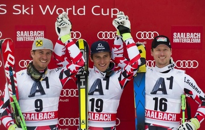 男子滑降でオーストリア勢が表彰台独占、アルペンスキーW杯