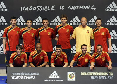 スペイン代表 新ユニフォームを発表