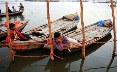 ヒンズー教の祭典「クンブメーラ」、1億人の信者を迎える街 インド