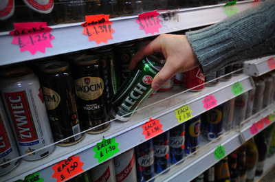 英国「禁酒の村」、ついにアルコール解禁 120年の伝統に終止符