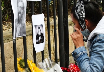 フー・ファイターズのホーキンスさん、遺体から薬物