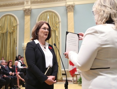 カナダ閣僚がまた辞任 トルドー政権に危機