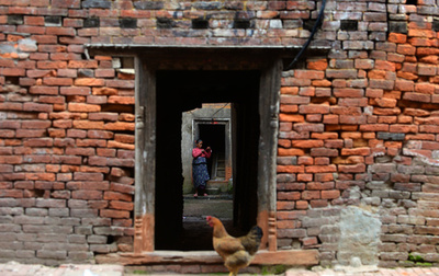 生理中で隔離された少女、小屋の中で窒息死 ネパール
