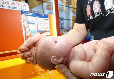 これはいったい「ベビーシッター」の募集なのか…韓国・最低賃金以下なのに要求は満載