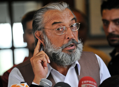 パキスタンのアフガニスタン大使、解放される